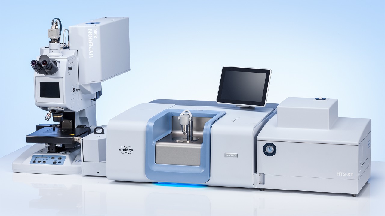 Espectrómetro FT-IR DE INVENIO con pantalla táctil y显微镜HYPERION 3000 FT-IR